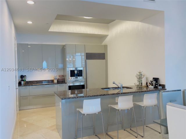 3-bedroom condo for rent in Sunny Isles Beach - 16001 COLLINS AVE 4107 - MondialRealty