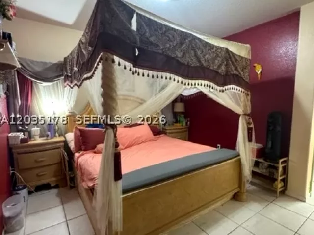 3-bedroom home for sale in Miami - 18201 SW 144th Ct - MondialRealty