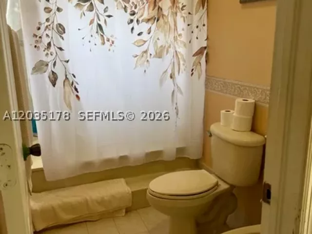 3-bedroom home for sale in Miami - 18201 SW 144th Ct - MondialRealty