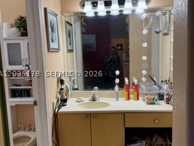 3-bedroom home for sale in Miami - 18201 SW 144th Ct - MondialRealty