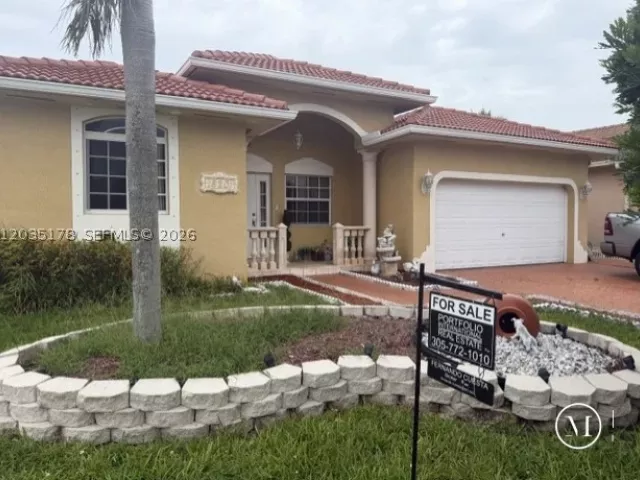 3-bedroom home for sale in Miami - 18201 SW 144th Ct - MondialRealty