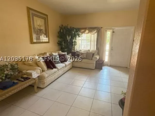 3-bedroom home for sale in Miami - 18201 SW 144th Ct - MondialRealty