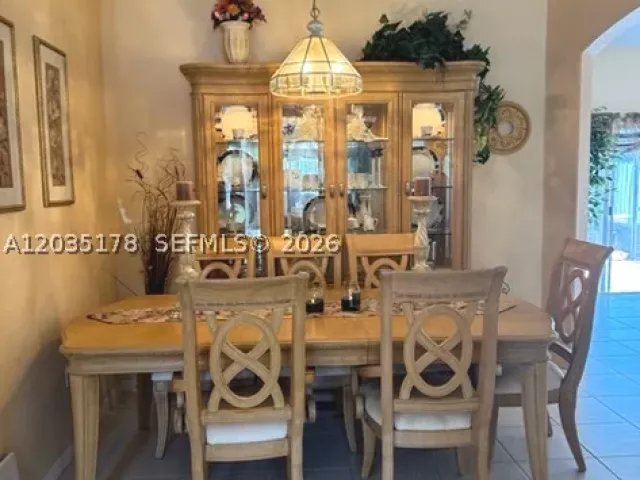3-bedroom home for sale in Miami - 18201 SW 144th Ct - MondialRealty