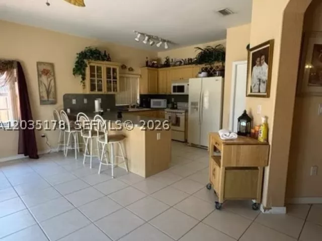 3-bedroom home for sale in Miami - 18201 SW 144th Ct - MondialRealty