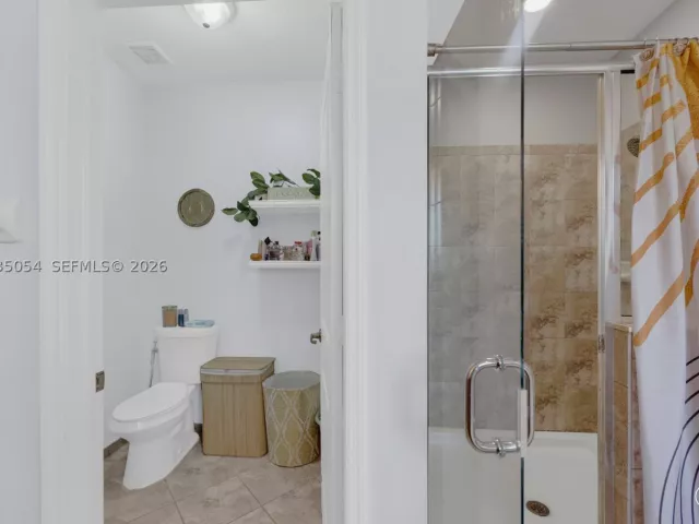 5-bedroom home for sale in Homestead - 13384 SW 268th Ter - MondialRealty