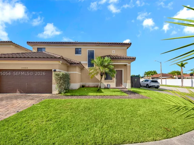 5-bedroom home for sale in Homestead - 13384 SW 268th Ter - MondialRealty