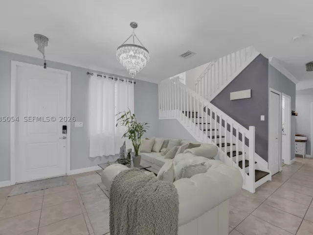 5-bedroom home for sale in Homestead - 13384 SW 268th Ter - MondialRealty