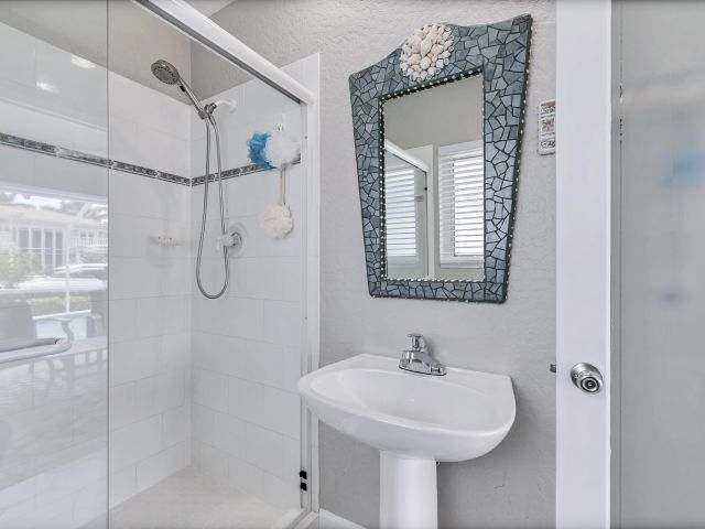 3-bedroom home for rent in Boca Raton - 836 NE 72nd Street - MondialRealty