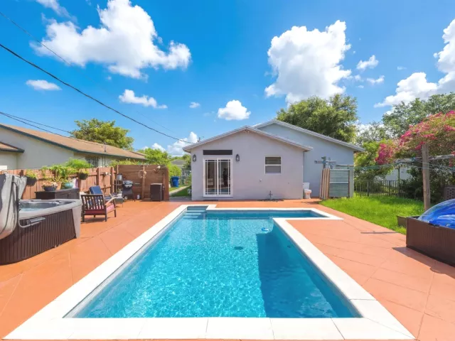 3-bedroom home for sale in Pompano Beach - 224 NW 9th Street - MondialRealty