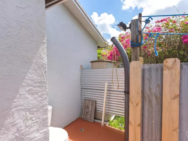 3-bedroom home for sale in Pompano Beach - 224 NW 9th Street - MondialRealty