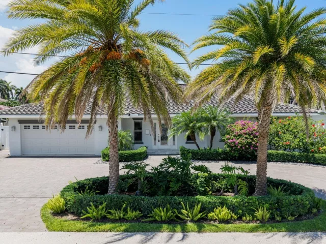 3-bedroom home for rent in Boca Raton - 831 Dover Street - MondialRealty