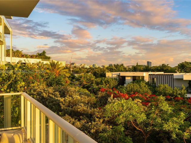 2-bedroom condo for sale in Miami Beach - 4701 N Meridian Ave 315 - MondialRealty