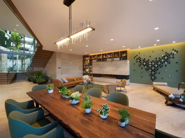 2-bedroom condo for rent in North Miami Beach - 16385 Biscayne Blvd 519 - MondialRealty