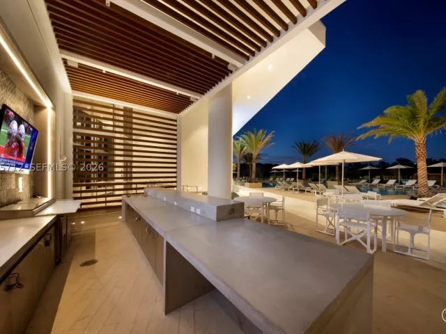2-bedroom condo for rent in North Miami Beach - 16385 Biscayne Blvd 519 - MondialRealty