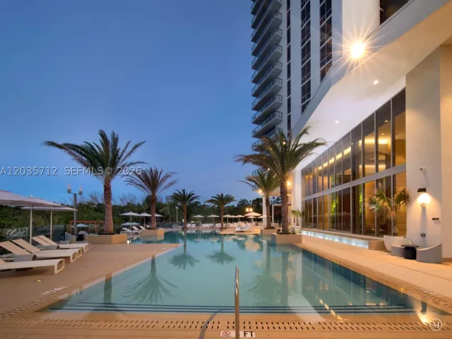 2-bedroom condo for rent in North Miami Beach - 16385 Biscayne Blvd 519 - MondialRealty