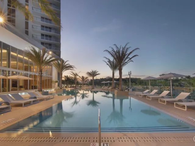 2-bedroom condo for rent in North Miami Beach - 16385 Biscayne Blvd 519 - MondialRealty
