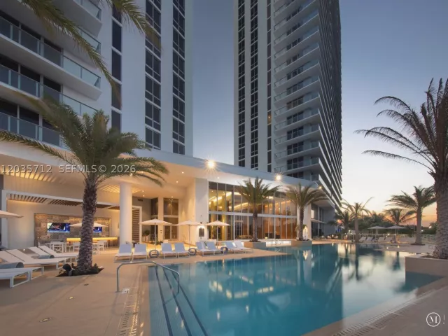 2-bedroom condo for rent in North Miami Beach - 16385 Biscayne Blvd 519 - MondialRealty