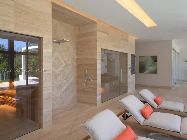 2-bedroom condo for rent in North Miami Beach - 16385 Biscayne Blvd 519 - MondialRealty