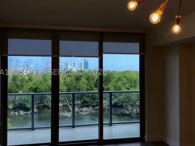 2-bedroom condo for rent in North Miami Beach - 16385 Biscayne Blvd 519 - MondialRealty