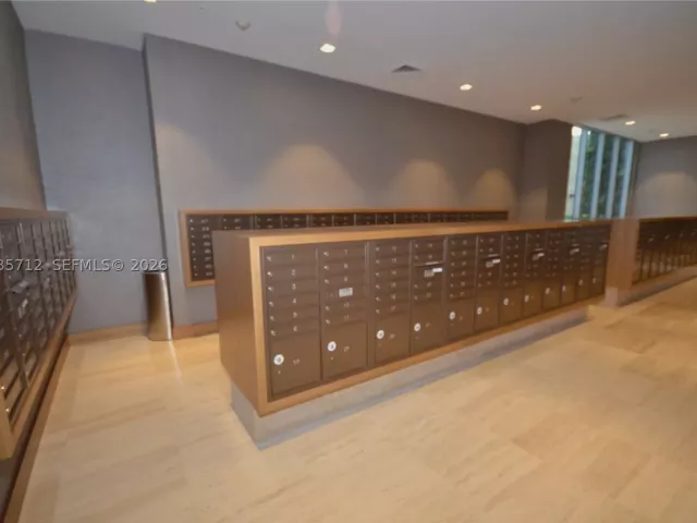 2-bedroom condo for rent in North Miami Beach - 16385 Biscayne Blvd 519 - MondialRealty