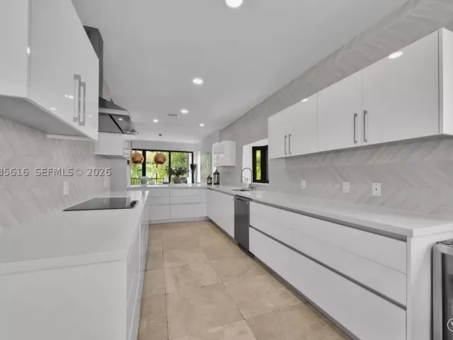 4-bedroom home for sale in Miami - 2000 S Bayshore Dr 65 - MondialRealty
