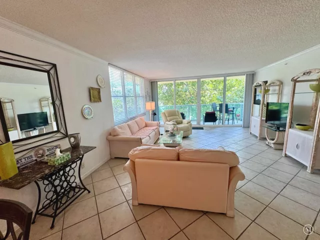 2-bedroom condo for rent in Hollywood - 2501 S Ocean Drive 326 - MondialRealty