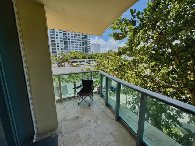 2-bedroom condo for rent in Hollywood - 2501 S Ocean Drive 326 - MondialRealty