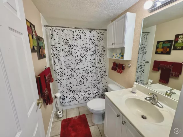 2-bedroom condo for rent in Hollywood - 2501 S Ocean Drive 326 - MondialRealty