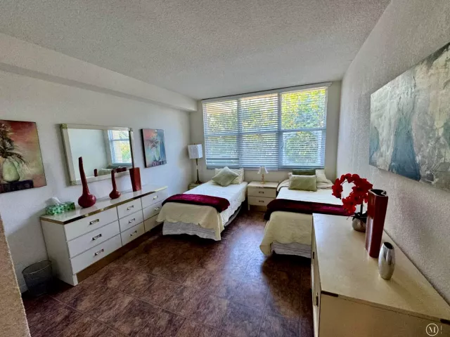 2-bedroom condo for rent in Hollywood - 2501 S Ocean Drive 326 - MondialRealty