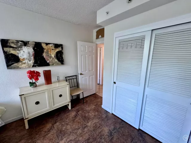 2-bedroom condo for rent in Hollywood - 2501 S Ocean Drive 326 - MondialRealty