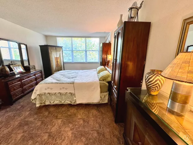 2-bedroom condo for rent in Hollywood - 2501 S Ocean Drive 326 - MondialRealty