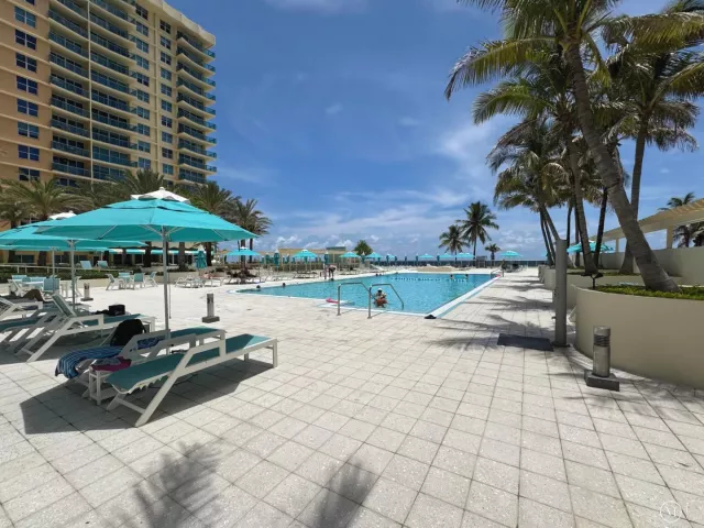 2-bedroom condo for rent in Hollywood - 2501 S Ocean Drive 326 - MondialRealty
