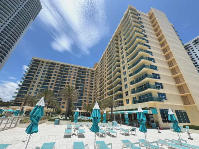 2-bedroom condo for rent in Hollywood - 2501 S Ocean Drive 326 - MondialRealty