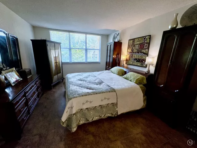 2-bedroom condo for rent in Hollywood - 2501 S Ocean Drive 326 - MondialRealty