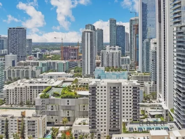 3-bedroom condo for rent in Miami - 601 NE 23rd St 1406 - MondialRealty