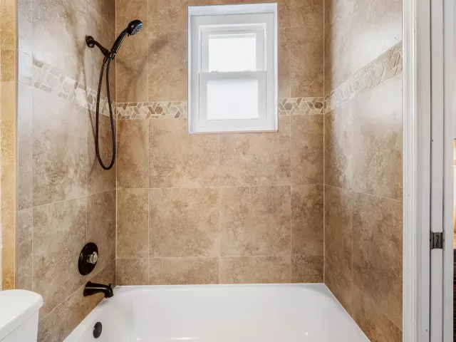 3-bedroom home for sale in West Palm Beach - 9101 Baybury Lane - MondialRealty