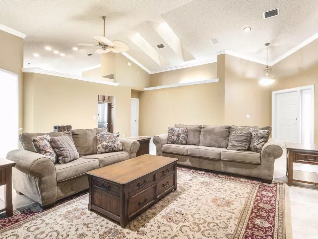 3-bedroom home for sale in West Palm Beach - 9101 Baybury Lane - MondialRealty