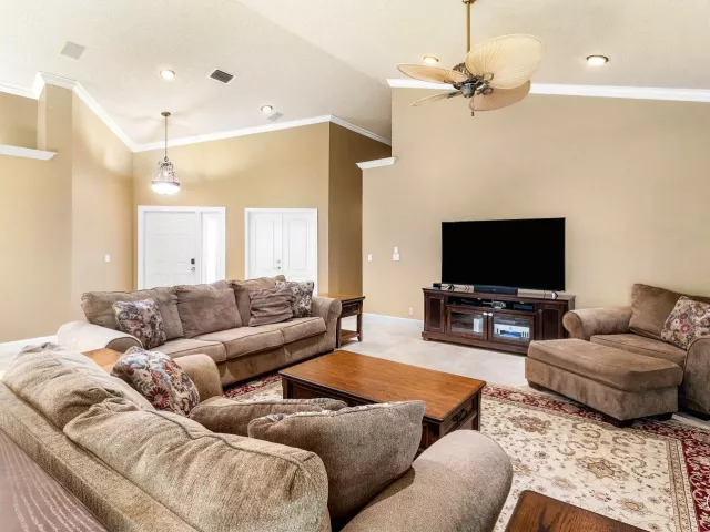 3-bedroom home for sale in West Palm Beach - 9101 Baybury Lane - MondialRealty