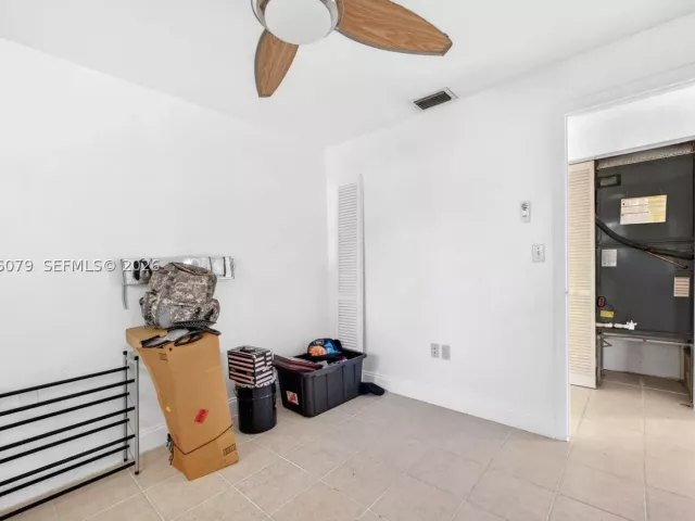 5-bedroom home for sale in Homestead - 27701 SW 162nd Ct - MondialRealty