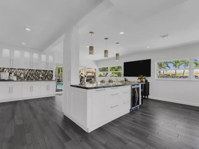 4-bedroom home for sale in Boca Raton - 1472 SW 13th Street - MondialRealty