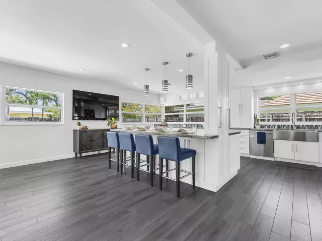 4-bedroom home for sale in Boca Raton - 1472 SW 13th Street - MondialRealty