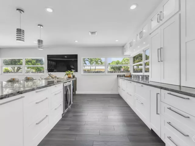 4-bedroom home for sale in Boca Raton - 1472 SW 13th Street - MondialRealty