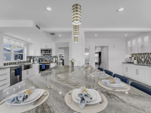 4-bedroom home for sale in Boca Raton - 1472 SW 13th Street - MondialRealty