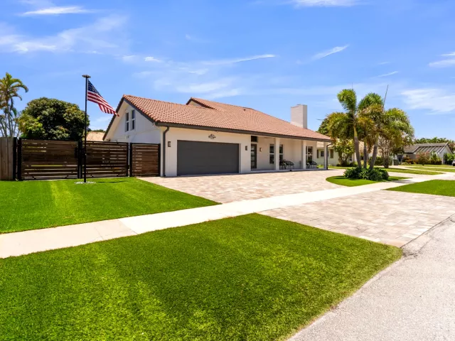4-bedroom home for sale in Boca Raton - 1472 SW 13th Street - MondialRealty