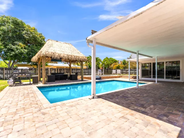 4-bedroom home for sale in Boca Raton - 1472 SW 13th Street - MondialRealty