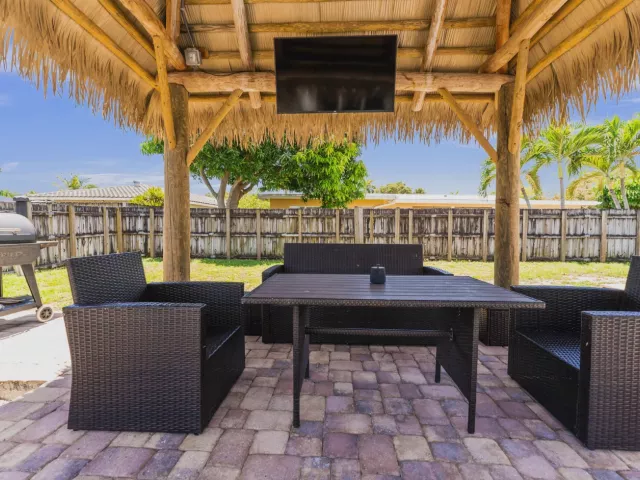 4-bedroom home for sale in Boca Raton - 1472 SW 13th Street - MondialRealty
