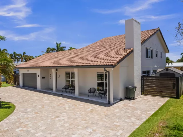 4-bedroom home for sale in Boca Raton - 1472 SW 13th Street - MondialRealty