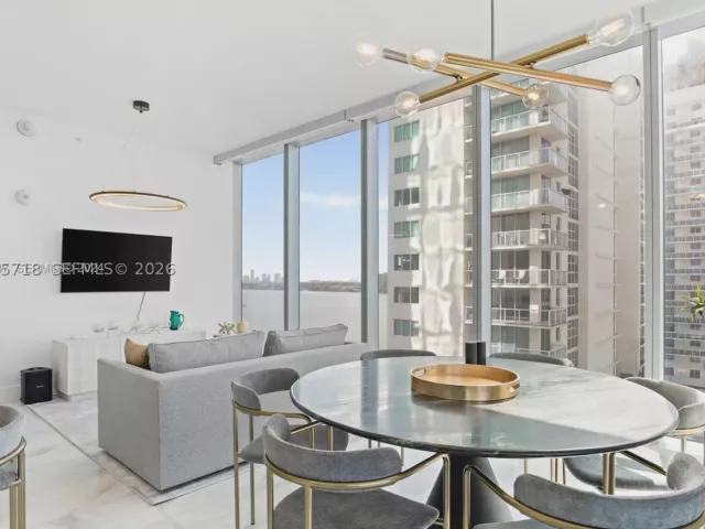 2-bedroom condo for rent in Miami - 700 NE 26th Ter 1405 - MondialRealty