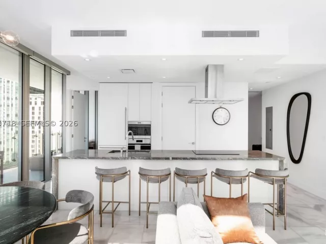 2-bedroom condo for rent in Miami - 700 NE 26th Ter 1405 - MondialRealty
