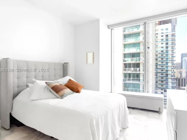 2-bedroom condo for rent in Miami - 700 NE 26th Ter 1405 - MondialRealty